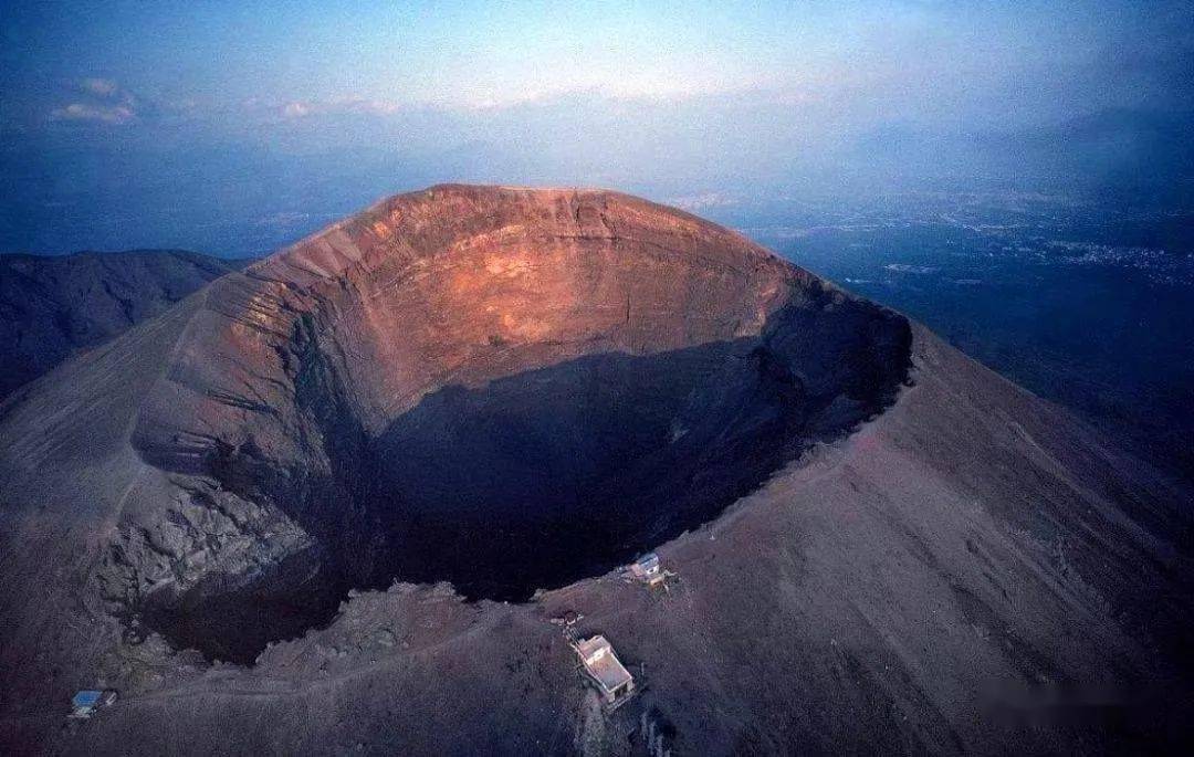 意大利维苏威火山图片