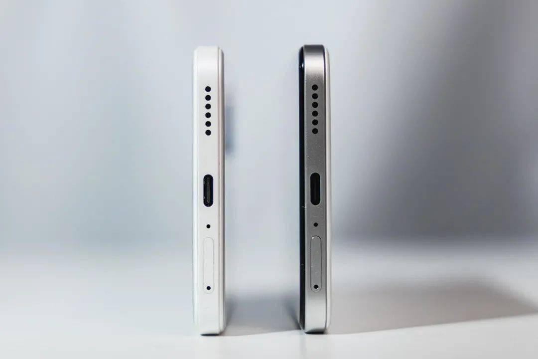 格力的新手机开机不仅没有董小姐，还和魅族18X长得一模一样。