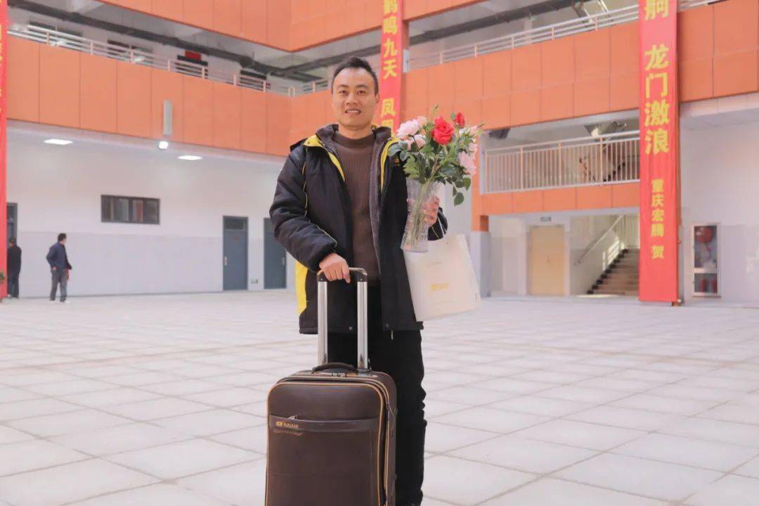 近日,郧阳中学新启用一栋教学楼!学校会扩招吗