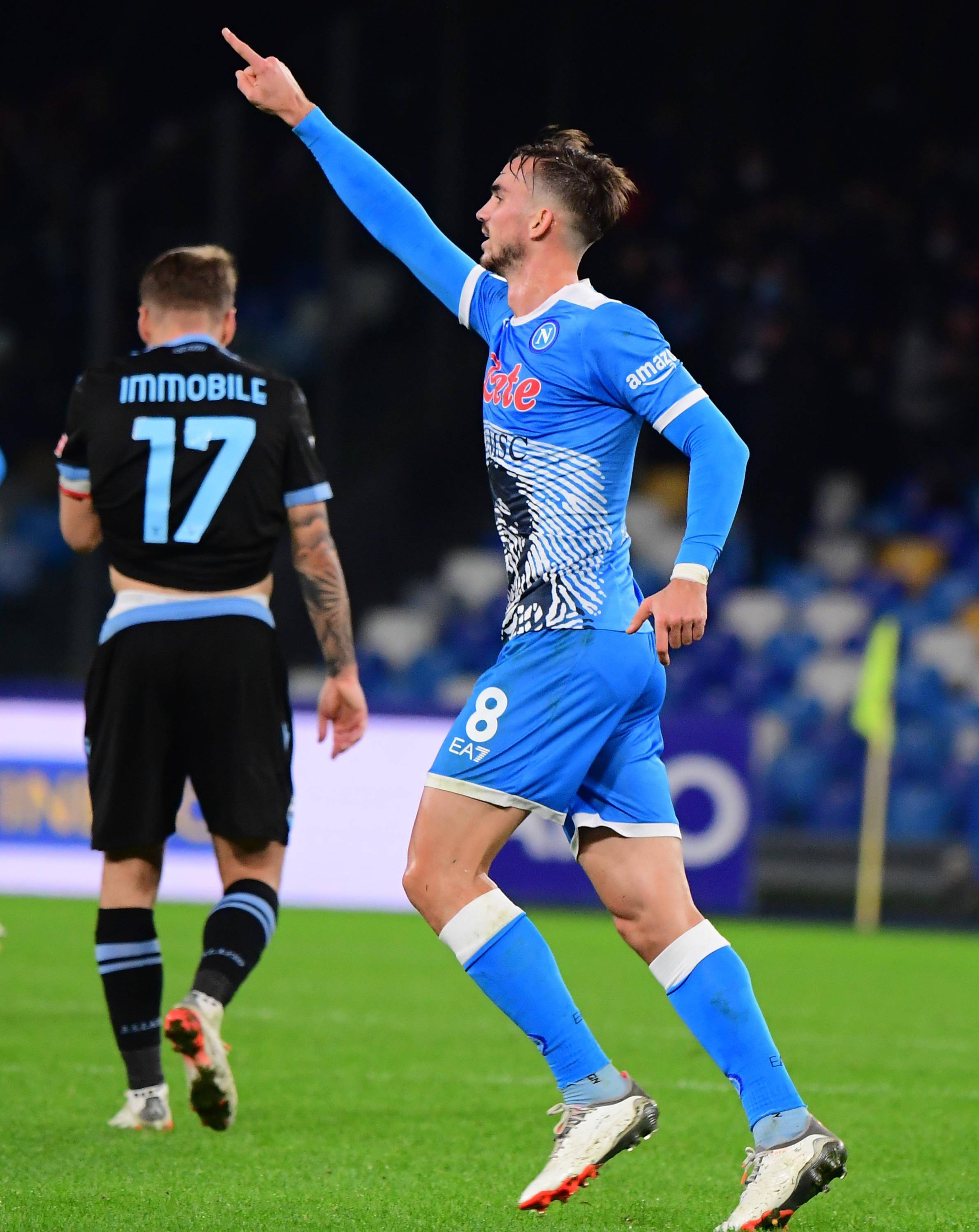 足球——意甲:那不勒斯胜拉齐奥