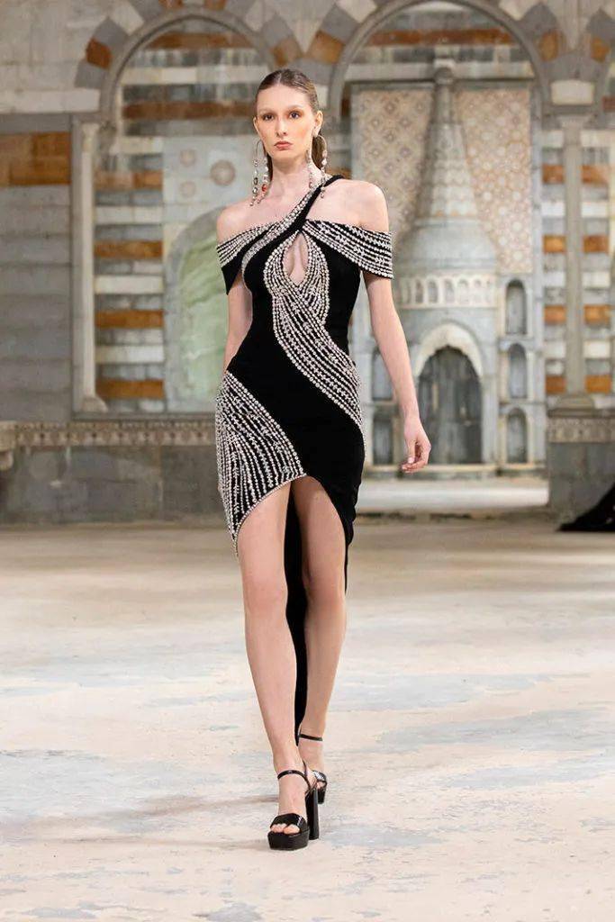 秀场【秀场】2022 春夏成衣系列 – GEORGES HOBEIKA