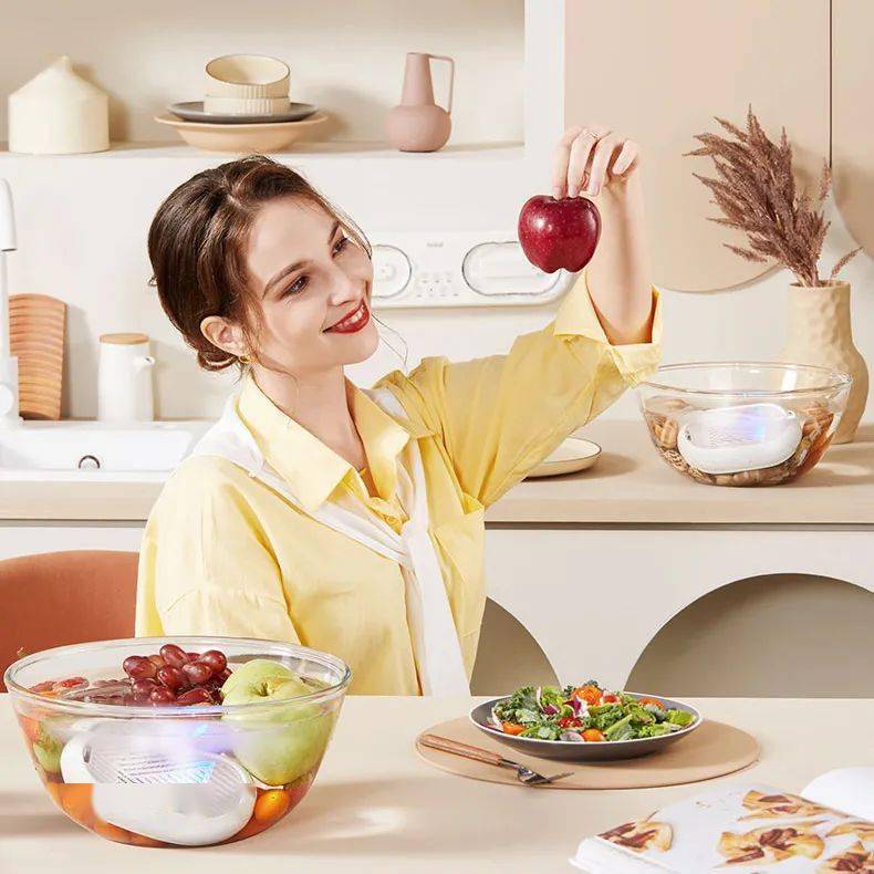 双仓清洗、无线使用，这个果蔬清洗机，能洗掉看不见的农残