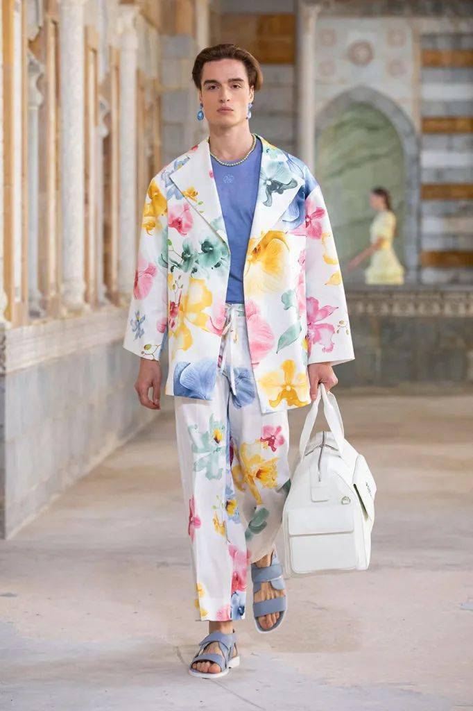 秀场【秀场】2022 春夏成衣系列 – GEORGES HOBEIKA