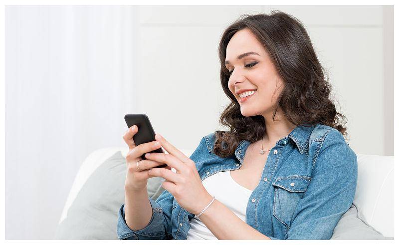 准妈妈玩手机对胎宝宝有影响吗?手机的危害真的是"辐射"吗?