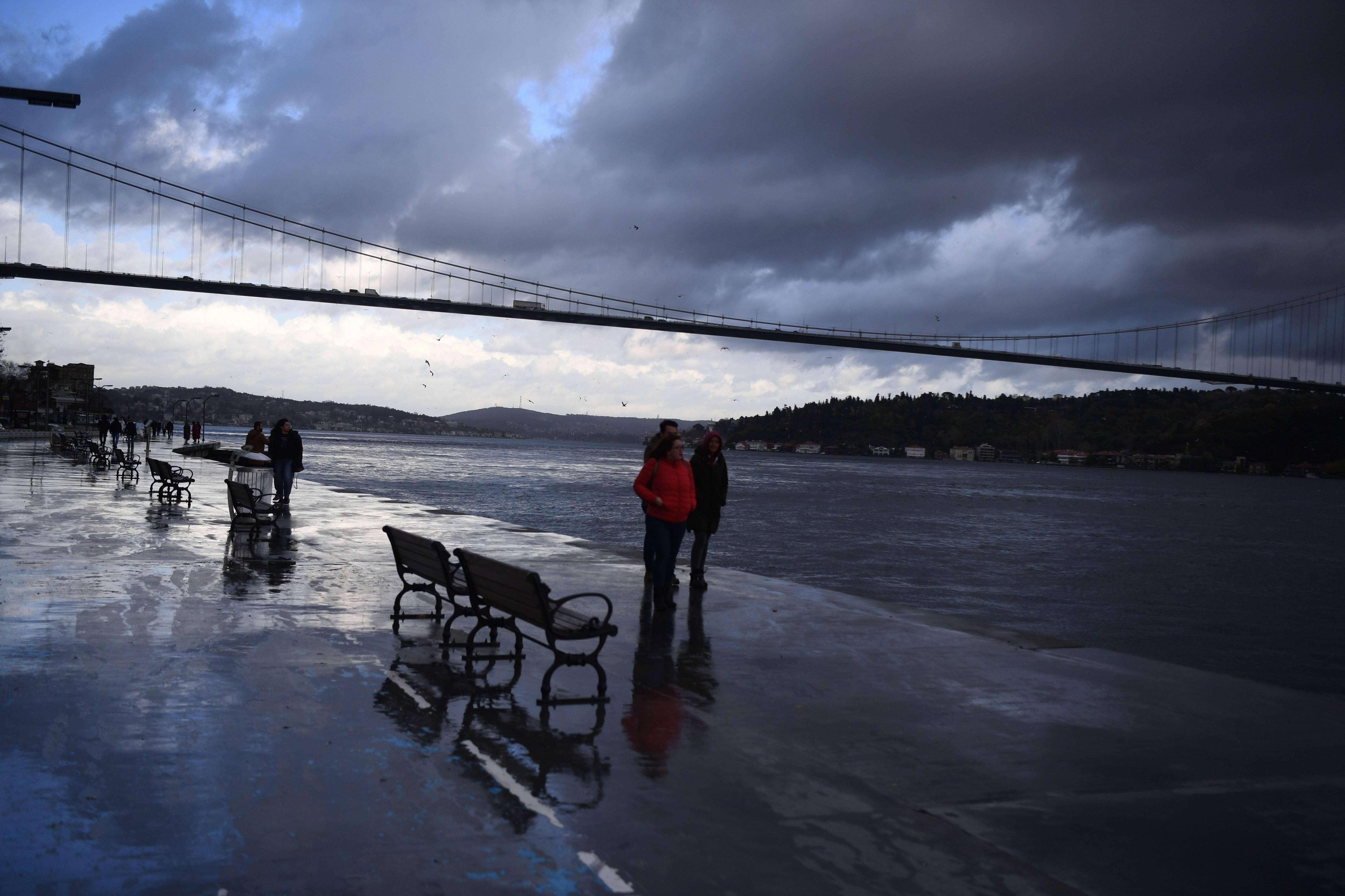 土耳其伊斯坦布尔强风天气致4人死亡