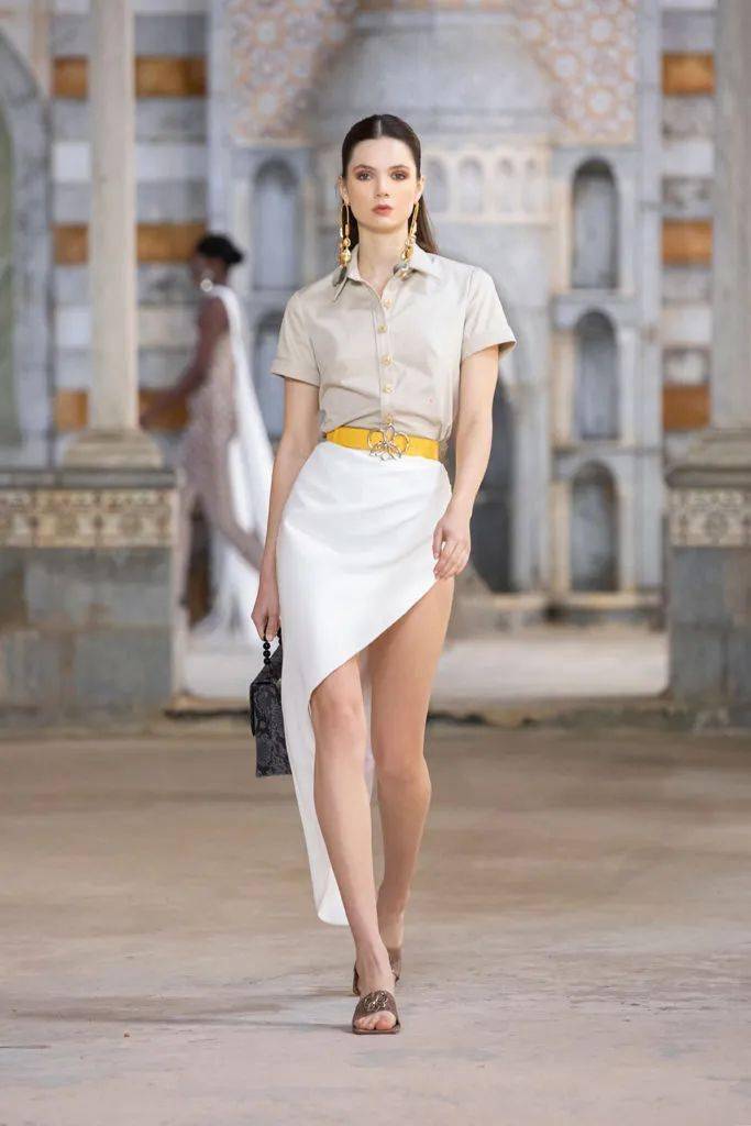 秀场【秀场】2022 春夏成衣系列 – GEORGES HOBEIKA