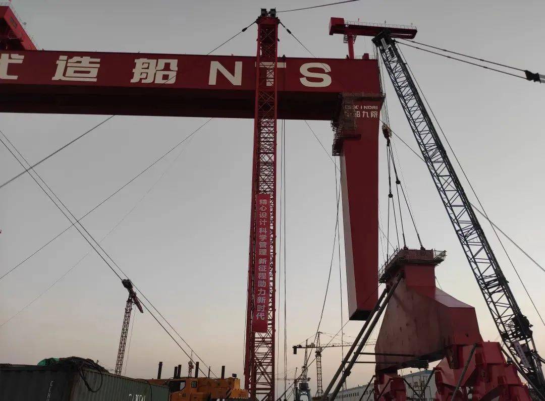 中船九院助力新时代造船再树800吨门吊