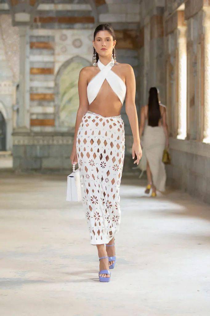 秀场【秀场】2022 春夏成衣系列 – GEORGES HOBEIKA