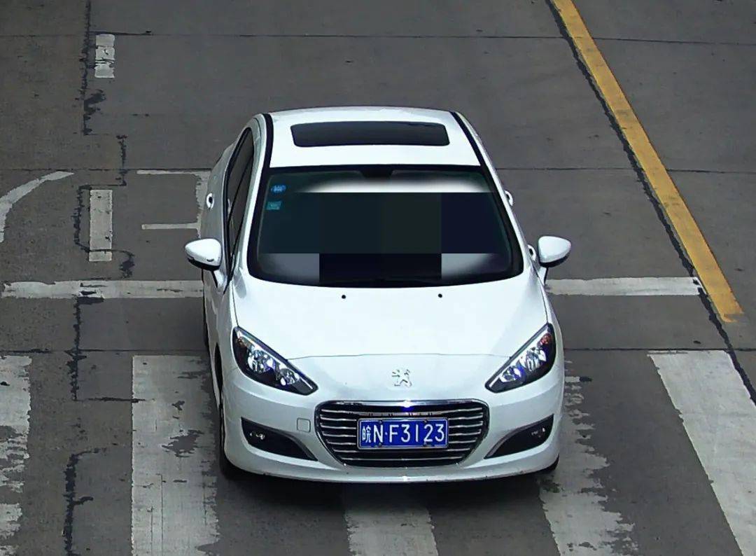 车牌:皖nf3123地点:大别山路交警二大队门前车牌:皖nfa301地点:大别山