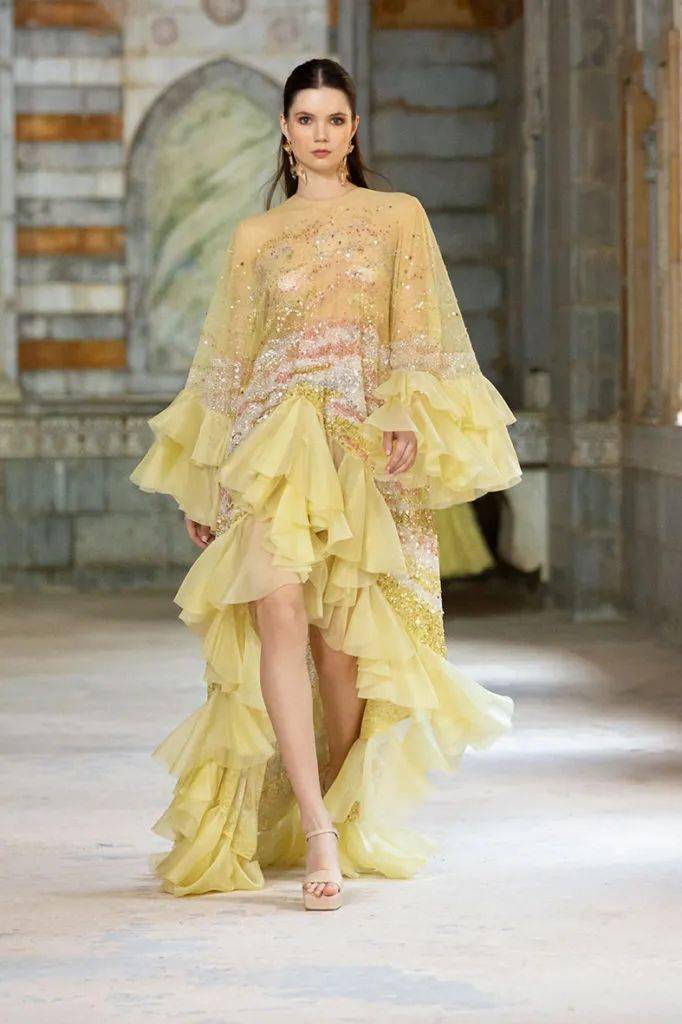 秀场【秀场】2022 春夏成衣系列 – GEORGES HOBEIKA