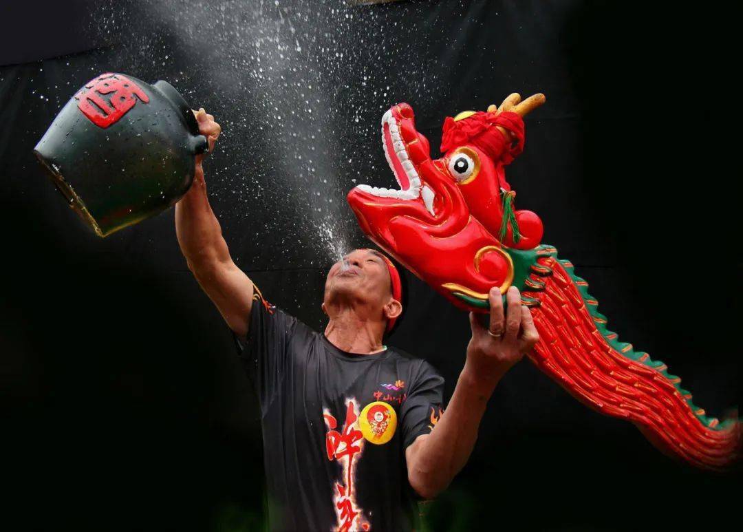 知秋乐行 《中山醉龙》