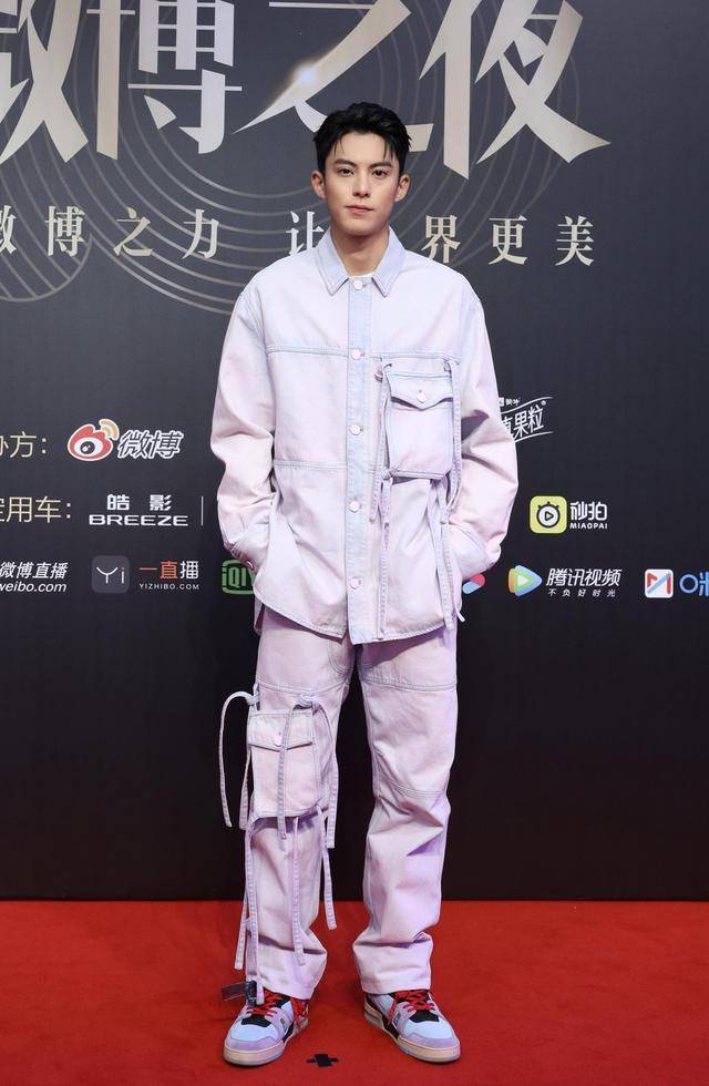 微博之夜2022周深路拍 8b8d1723fe594124984c708f41d8ac6a.jpeg