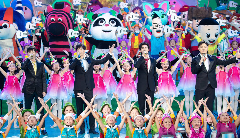 央视制作六一晚会,时代少年团撑起门面,市场面向年轻观众