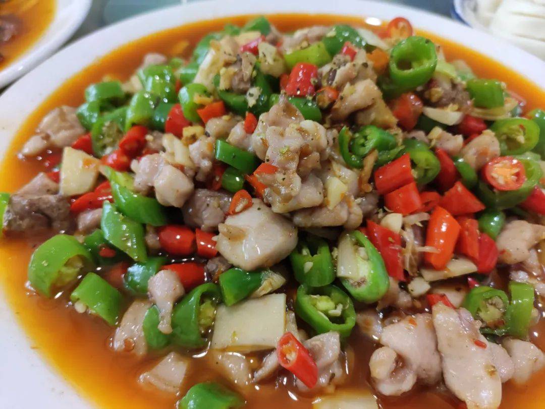 双椒兔丁,鲜嫩的兔丁配上椒麻香,让人停不下筷子 *作者供图 虽然闻