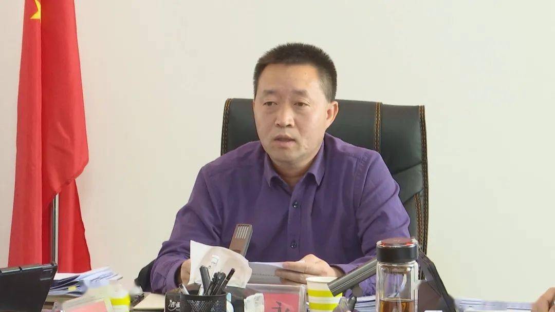 十七届县政府第117次常务会议召开