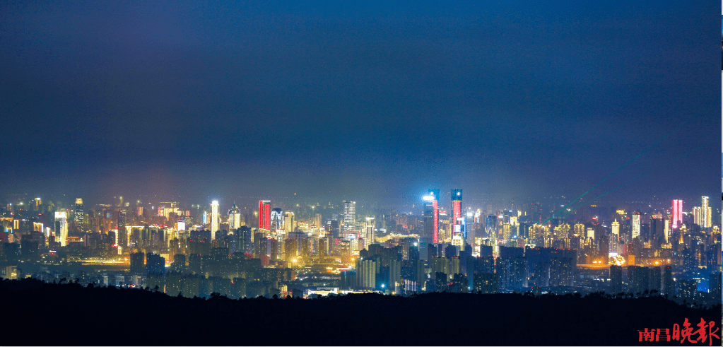 南昌梅岭观景台夜景图片