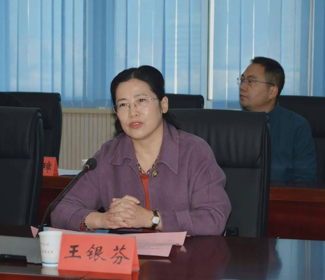 吕梁市教育局党组书记,局长赵雪宏,黄冈市教育局党组