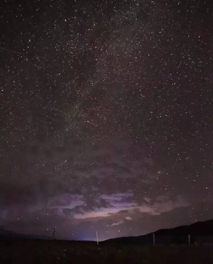 白昼流星隐喻图片