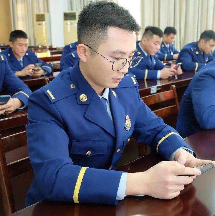 来宾支队开展2021年冬季初级消防员晋升考核工作_综合性_救援_理论