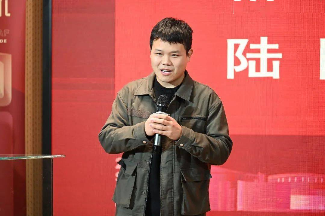 华东师范大学硕士研究生侍行和上海美术学院博士研究生陆阳作为获奖