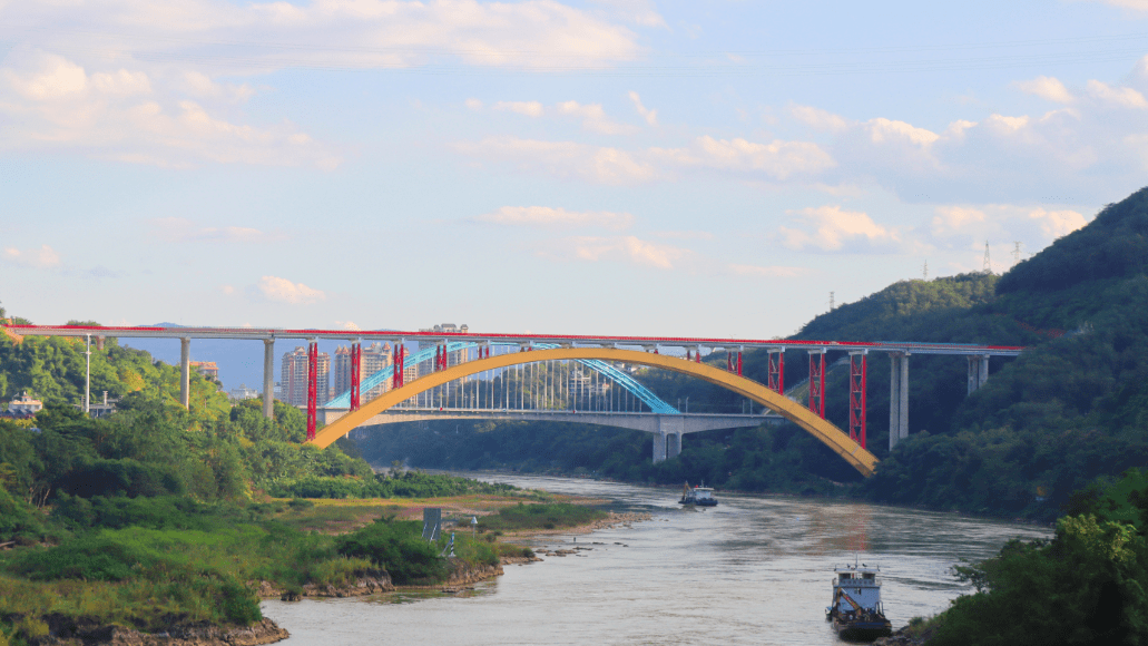 国内最大跨径上承式钢箱拱桥——景海高速澜沧江特大桥通车_云南省