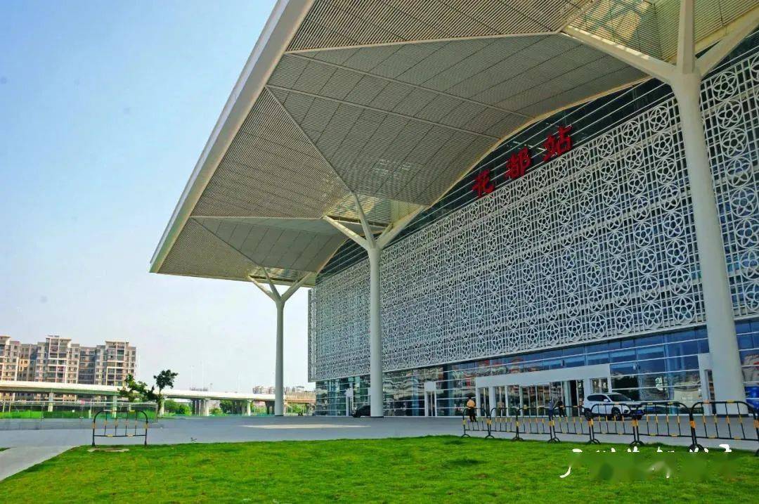 城轨花都站 (摄影:姚日文)