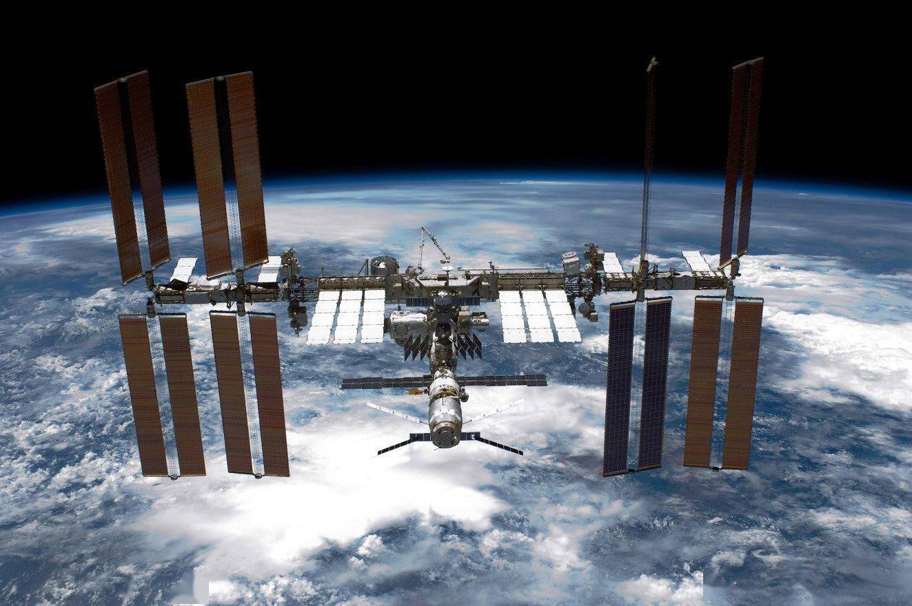 国际|国际空间站成功躲过太空碎片，后者来自 1994 年的火箭