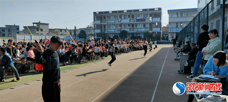 龙溪镇|武冈市龙溪镇塘田明德完全小学举行跳绳比赛