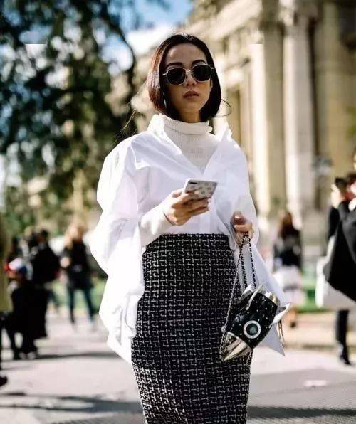 毛衣 果然，大圆脸就是要这样穿「烟管领」才好看！