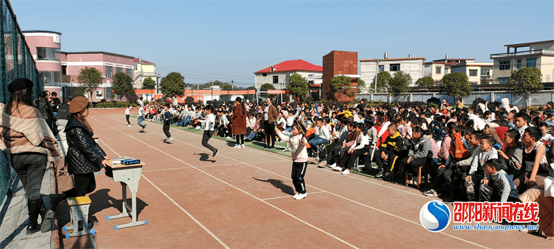 龙溪镇|武冈市龙溪镇塘田明德完全小学举行跳绳比赛