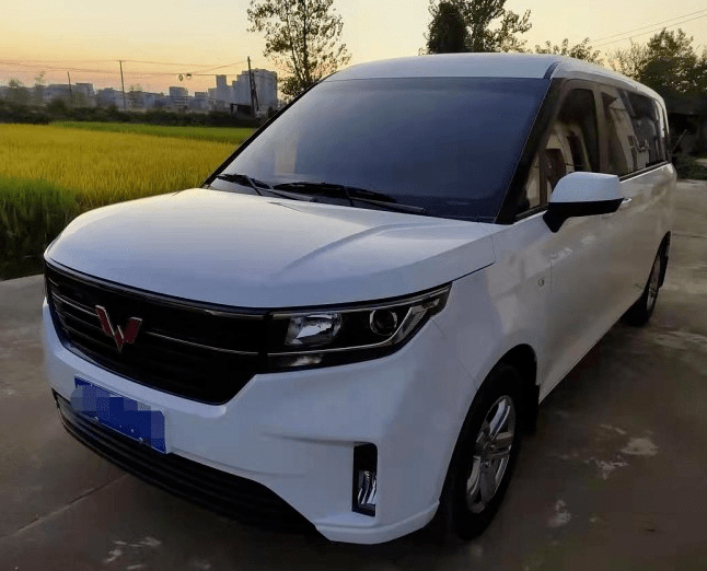 五菱征程9座车怎么样?空间大动力足,出门干活两不误_档次_公司_米宽