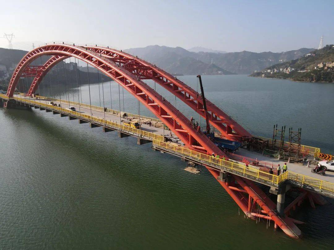 目前龙潭河特大桥维修加固工程已基本完工龙潭河特大桥是联通秭归县