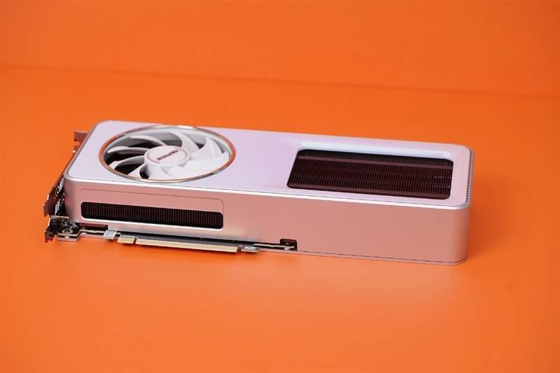 玩家|颜值最高的非公卡！七彩虹iGame RTX 3070玩家定制系列显卡评测