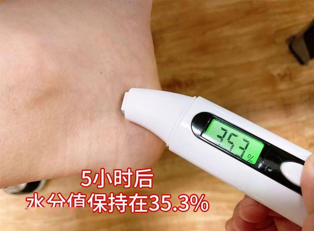 草本植物脚跟开裂、老茧、死皮……又疼又丑！用它一抹，双脚嫩滑，实测惊呆了！