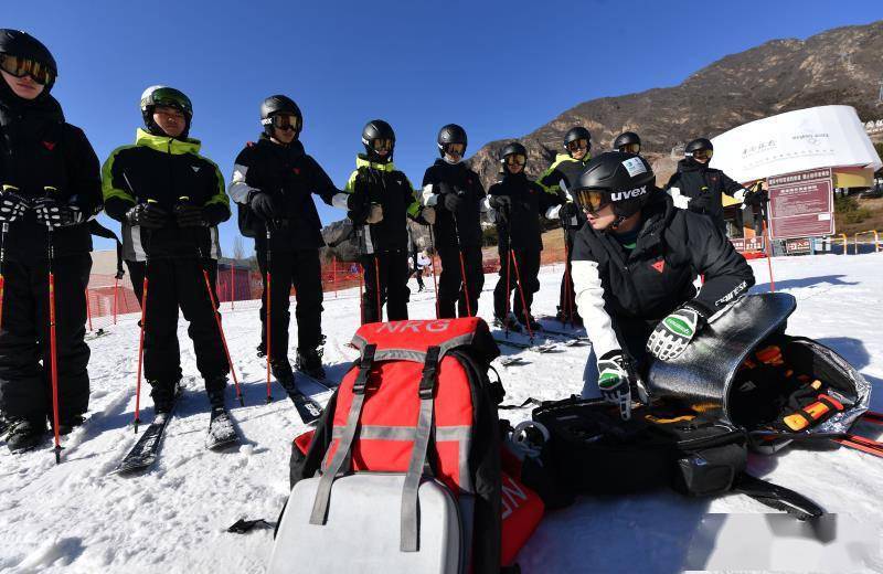 滑雪|最会滑雪的电力抢修队：运动员“跨界”当上冬奥电工