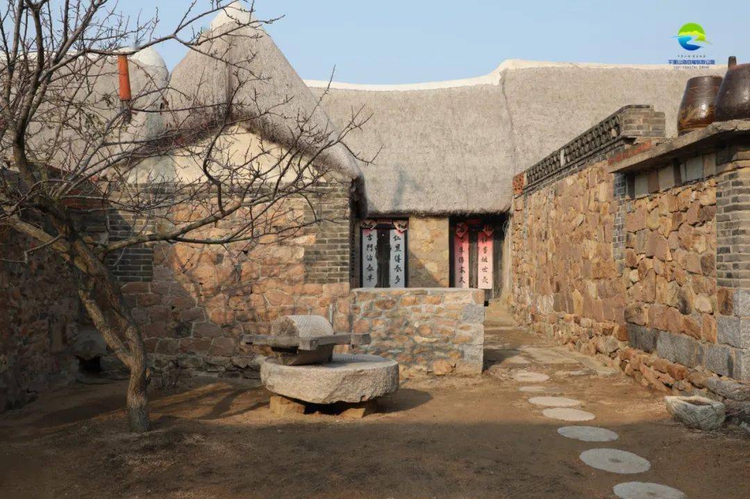 沿着天鹅的足迹看威海!_草房_连湾_旅游