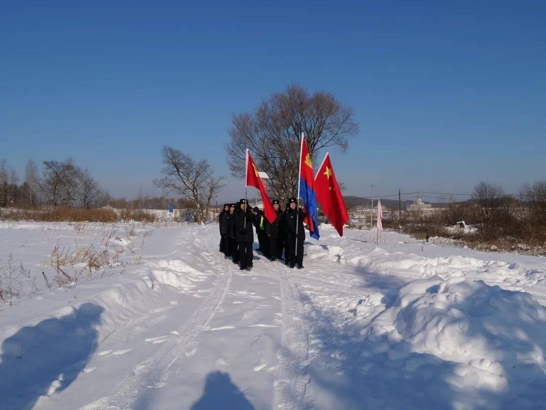 【冬季整训】伊美公安:开展雪地穿越,警务技能培训活动
