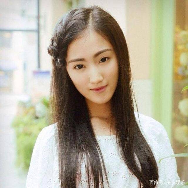 父母爱情演员亚菲个人资料 41737219601a487d8278f0c74aea60a2.jpeg