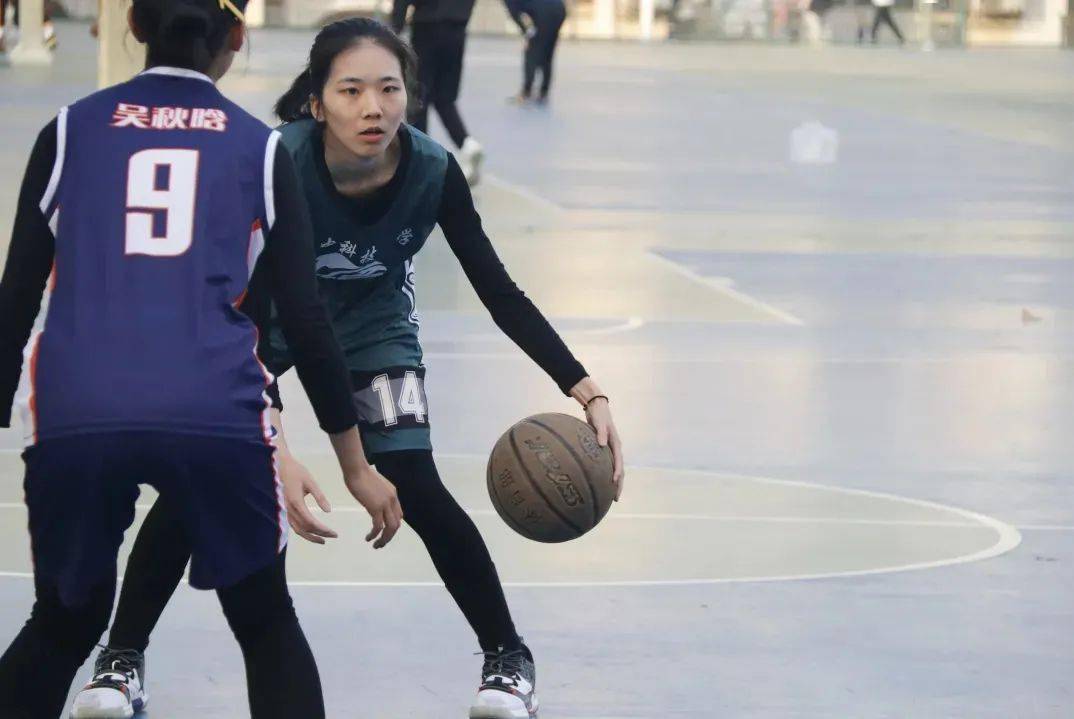 男篮女篮的半决赛已结束,那么——12月8日"华科杯"篮球决赛日韵苑体育