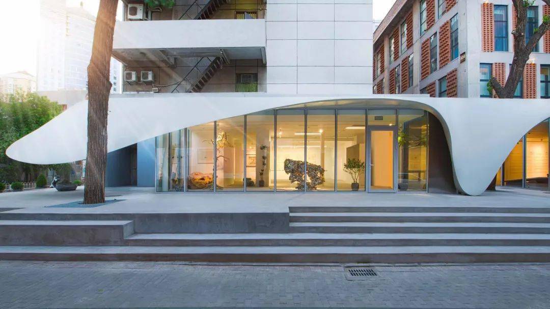 2016 年,大千画廊从琉璃厂来到中国当代艺术新中心——798 艺术区,高