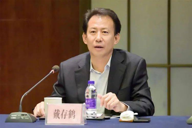 12月5日至6日,县委书记戴存鹤带领通化县党政代表团到浙江省台州市