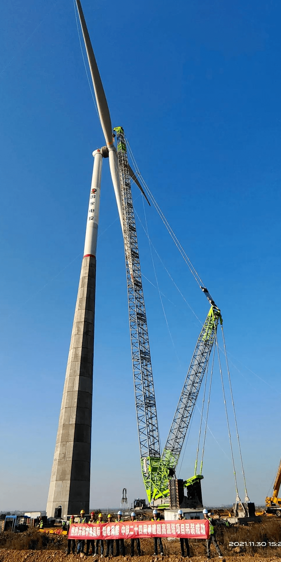 140m超高混塔风机彭泽县核电帽子山125mw分散式风电项目首台风机吊装