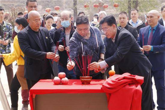 凤颖神技与主旋律电影《沉浮》签约暨开机仪式在平山举行