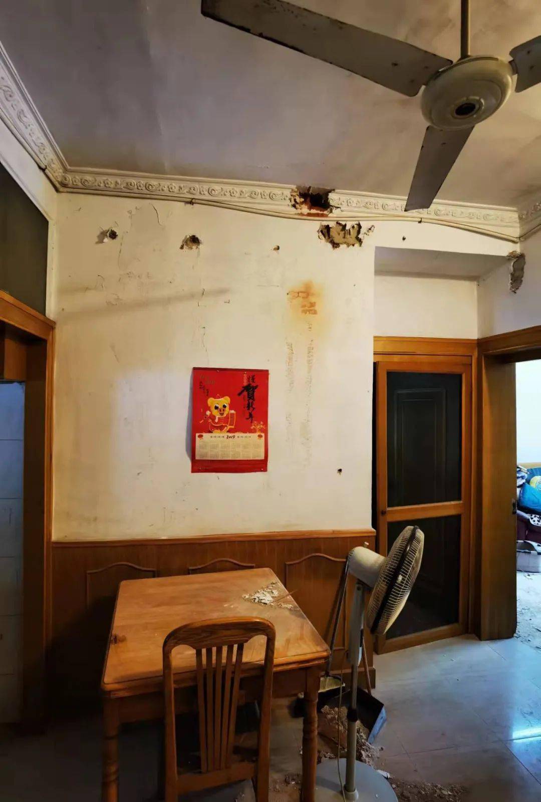 墙体巧改一楼带院子老房，今晚22:00《梦想改造家》帮“都市漂族”实现梦想