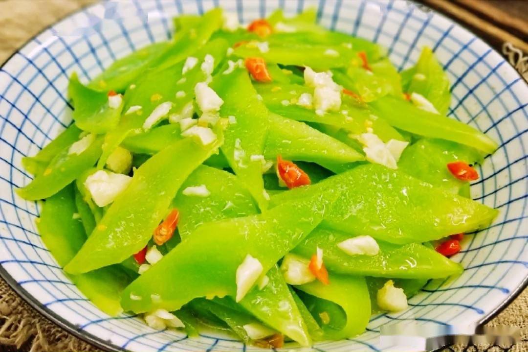 三道色香味俱全的家常小菜清炒莴笋凉拌土豆片手撕杏鲍菇