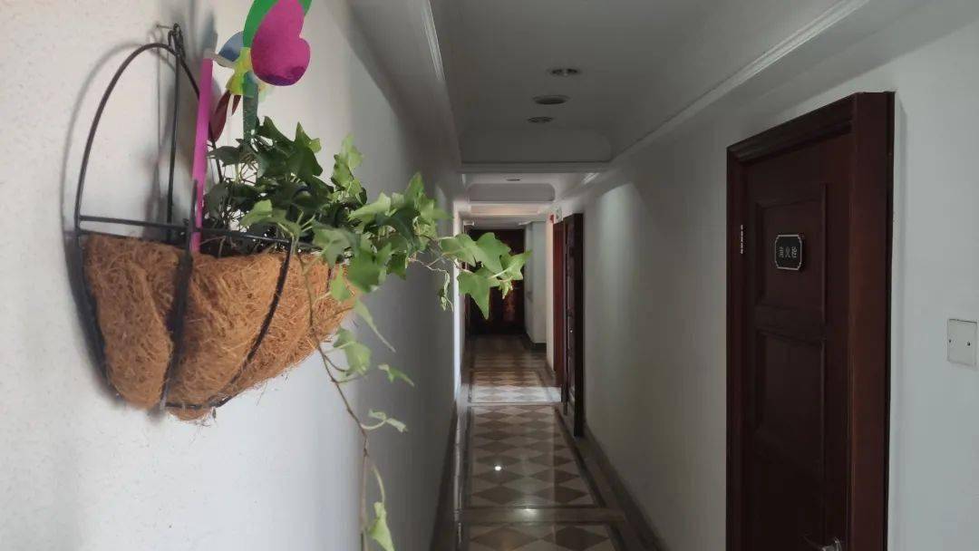 楼道地址:九月庭院1幢5单元