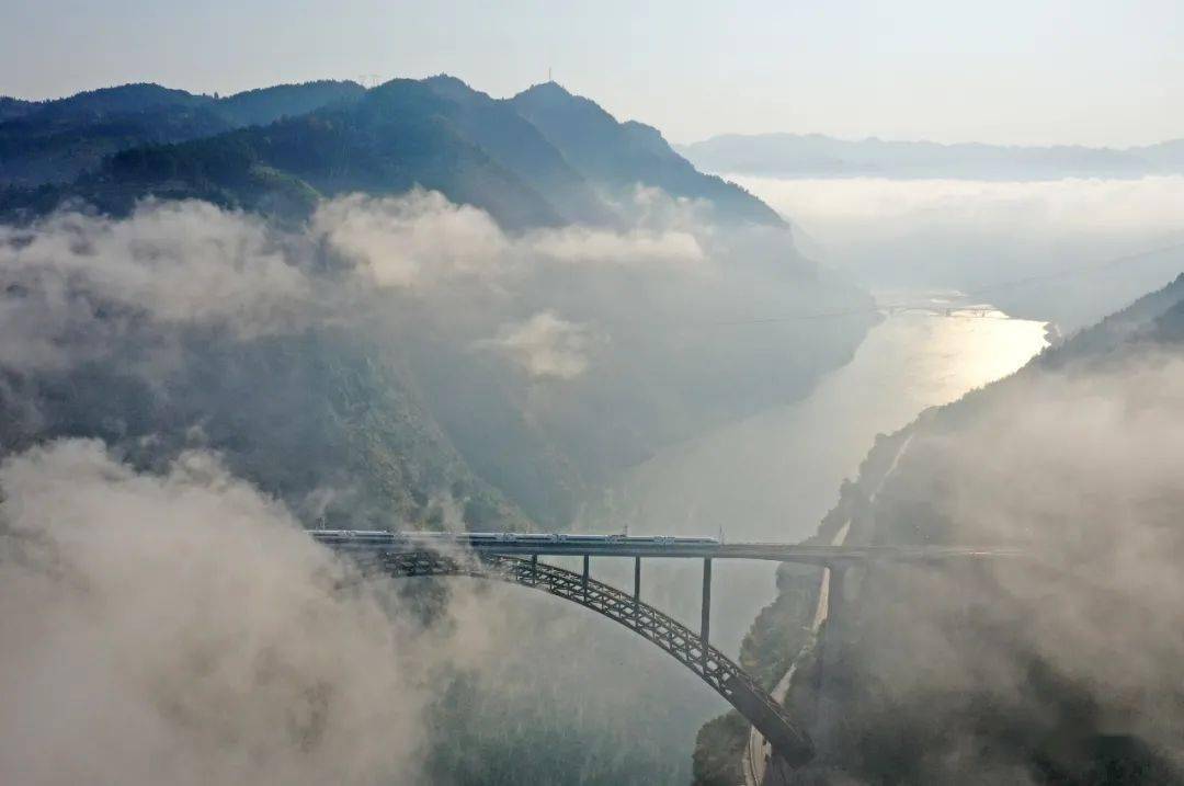 田文国|重磅文件出台！继张吉怀高铁开通后，湘西再迎重大利好