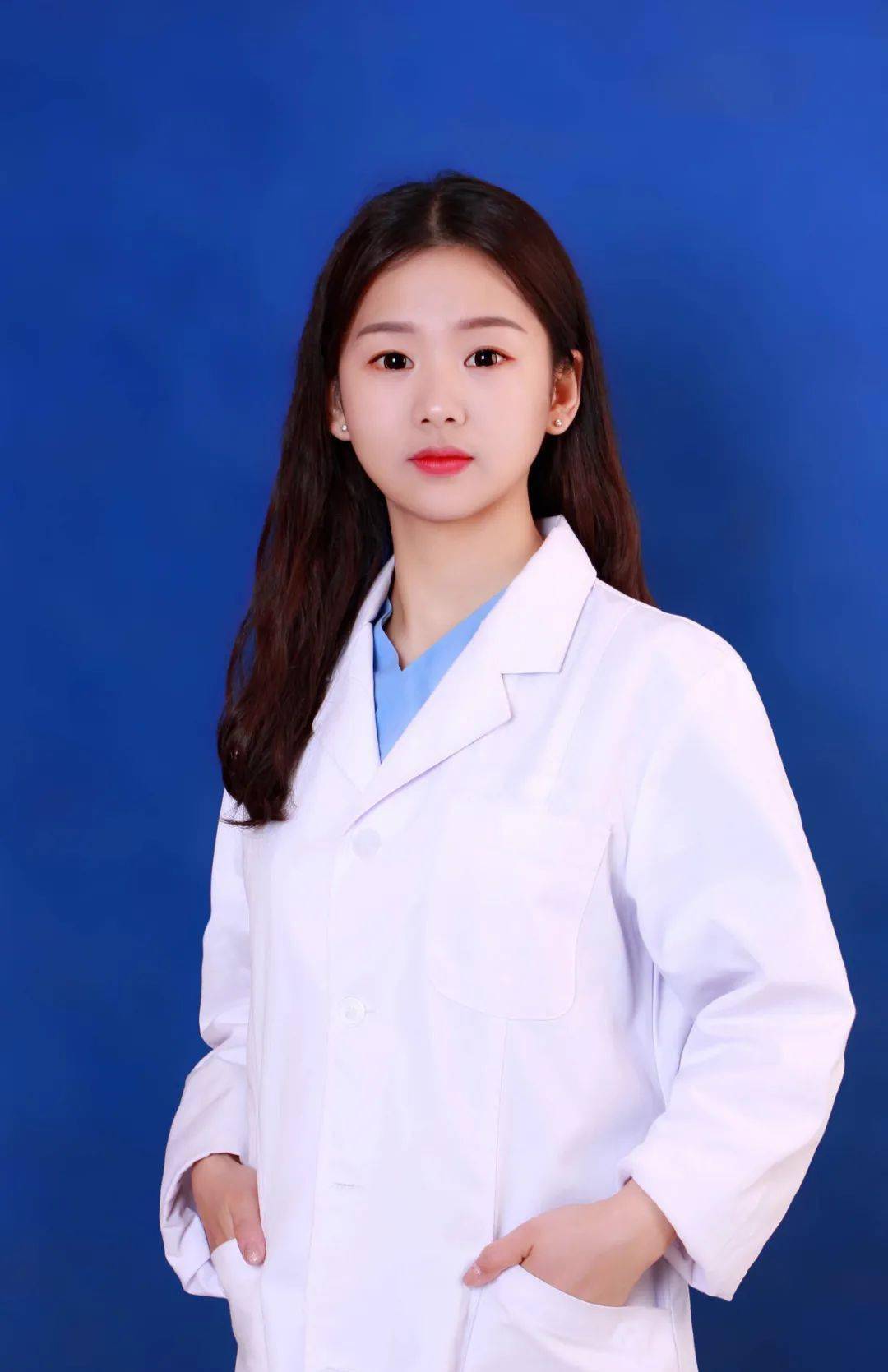 她用细心与耐心做一个让患者信任的口腔科医生