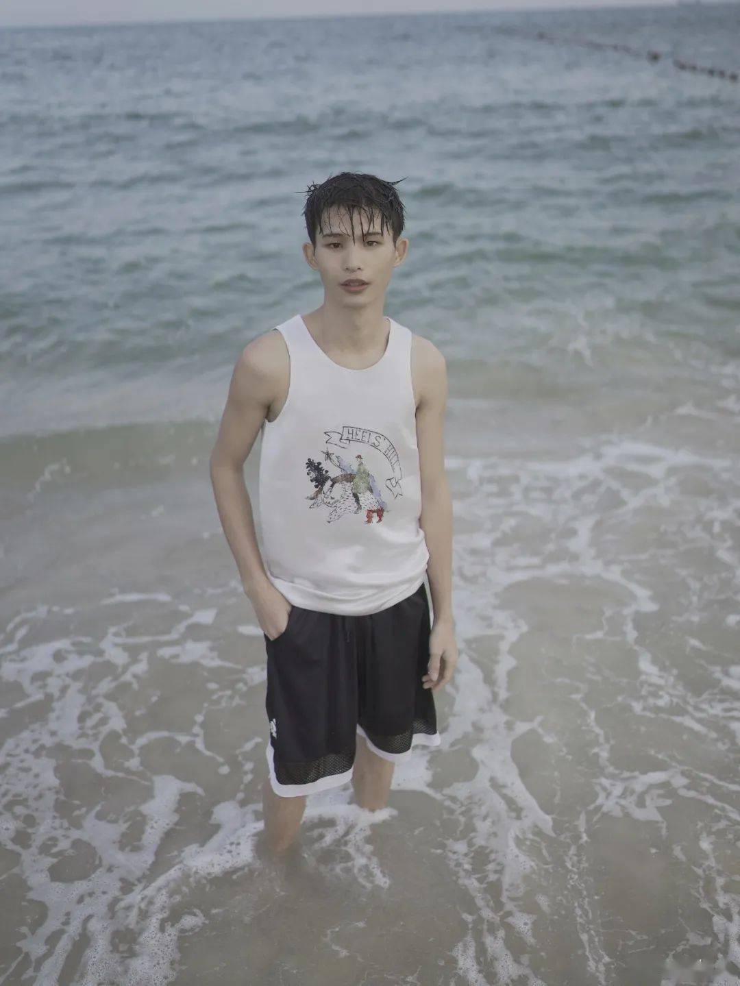 野模陆仙人穿麻袋废品走红从乡村莽夫到国际超模650万