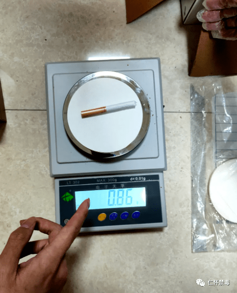 开展了深入调查,结果发现这种"上头烟"的烟丝中含有合成大麻素的成分